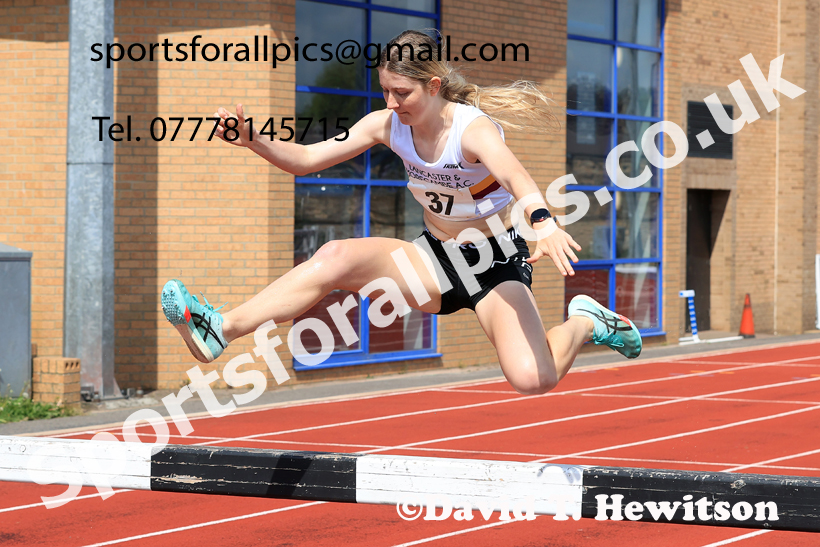 Steeplechase, 2026 Elswick Harriers Event, Wentworth, Hexham. Photo: David T. Hewitson/Sports for All Pics